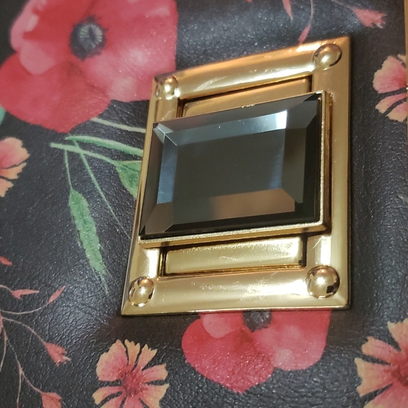 Handbag with chain - Picture 3 of 4